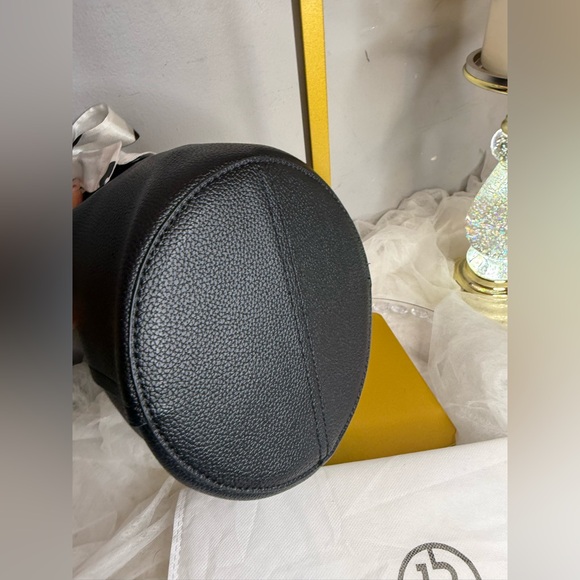 3-Fer Black Leather Bostanten Bucket Bag NWOT - Picture 10 of 14